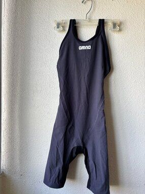 Arena Carbon Flex Kneeskin- size 26